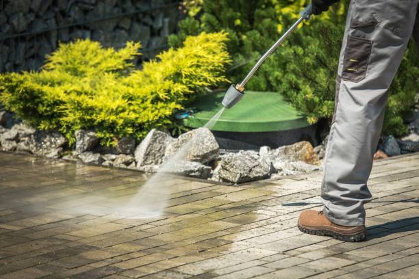 Pressure washing service